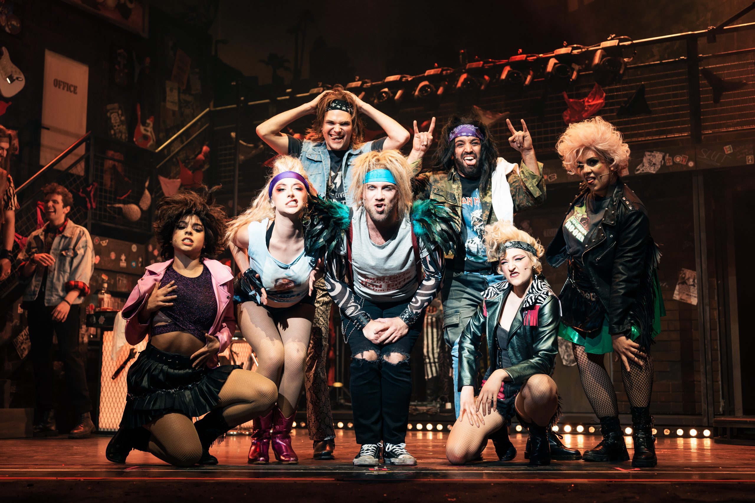 Engagierte Cast bei »Rock of Ages«