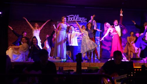 Tanzverbot in der Provinz: »Footloose« – Das Musical in der Kulturhalle Dußlingen